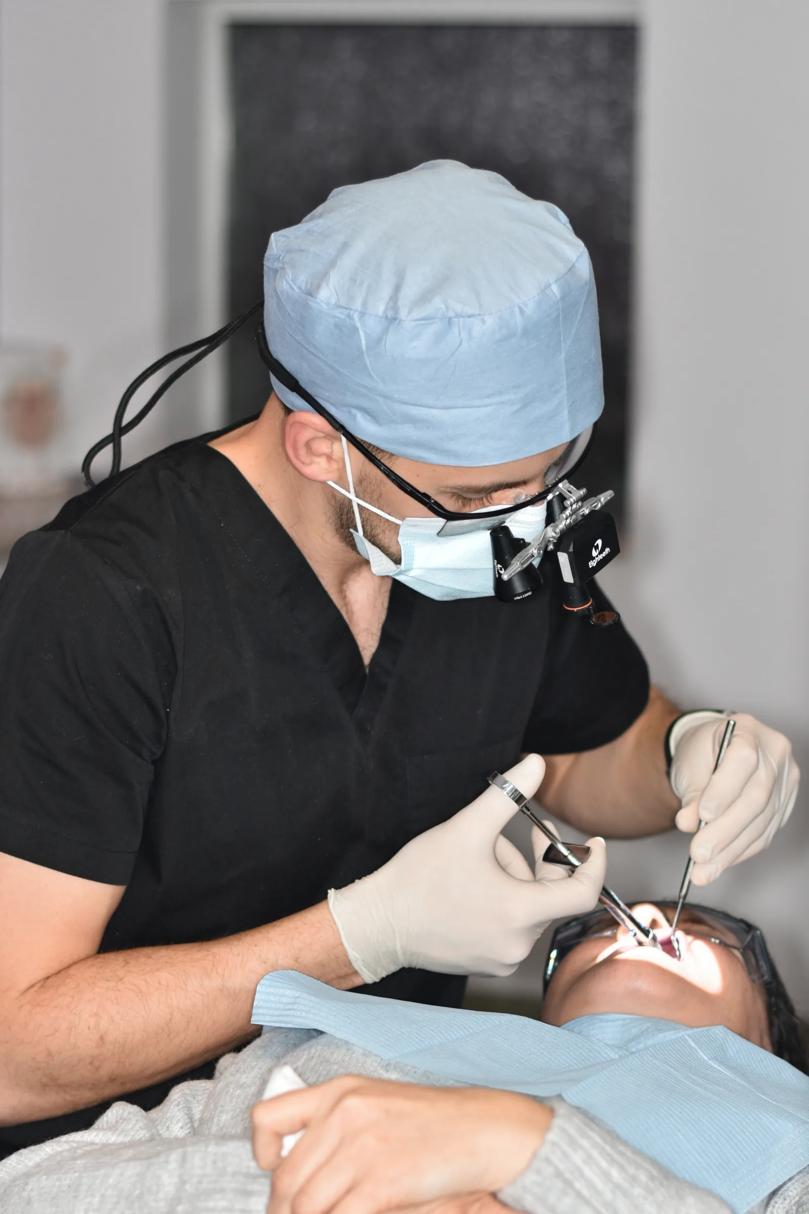 Chirurgie orală și implant dentar - Dr. Moga Lugoj