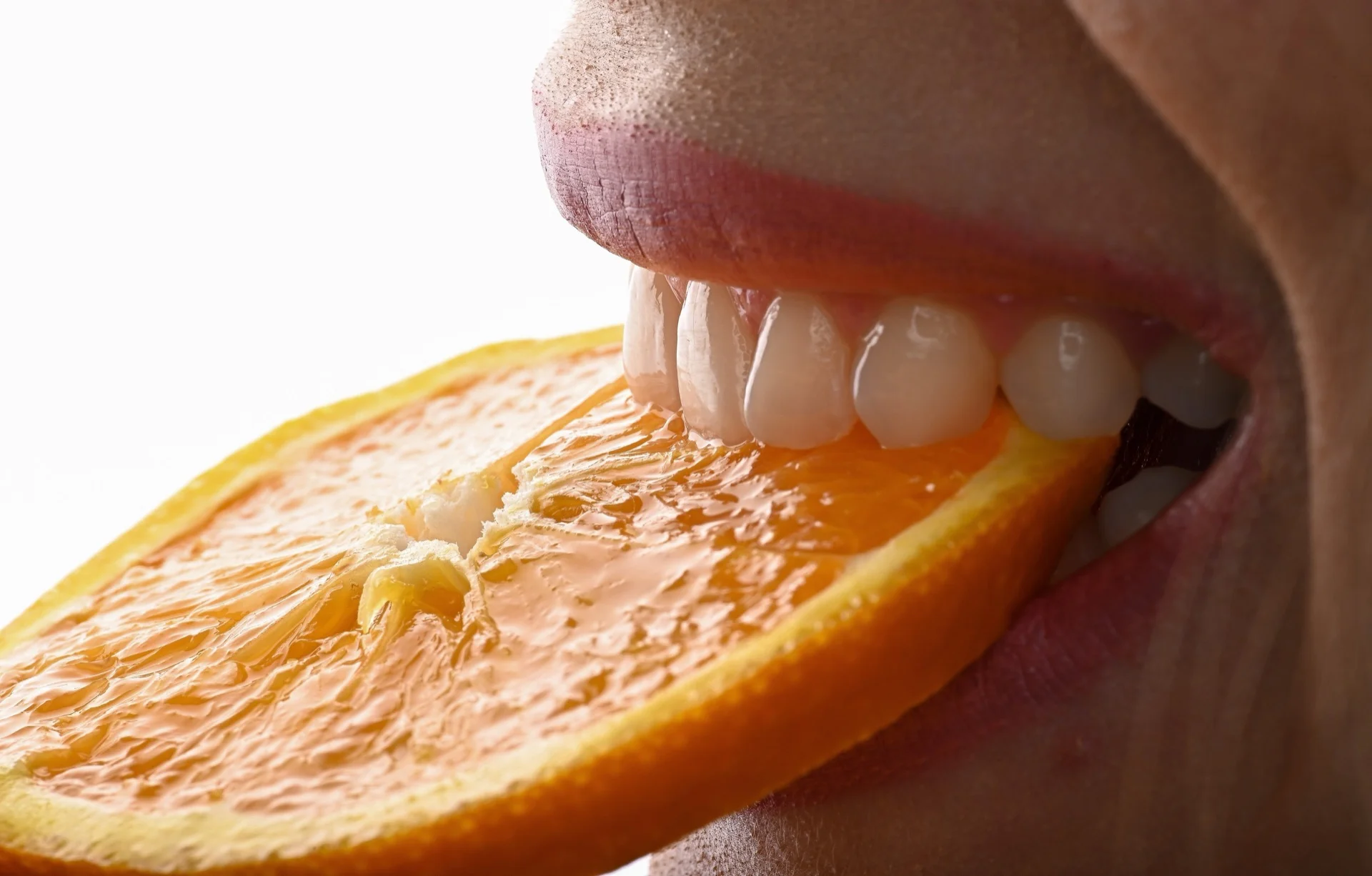 Dinți sănătoși și zâmbet natural - estetică dentară Lugoj