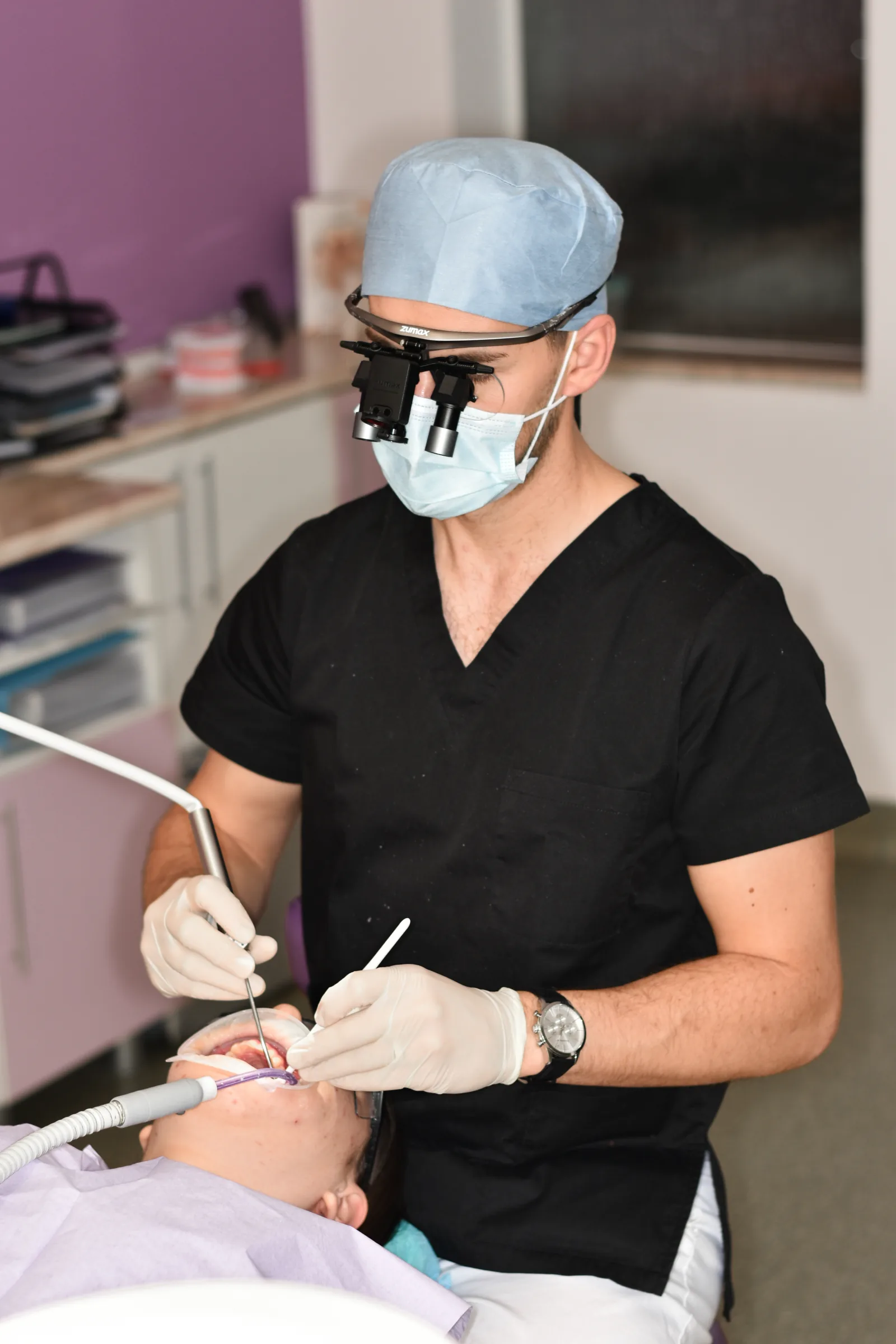 Tratament parodontal cu instrumente profesionale - parodontologie Lugoj